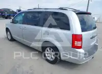 2010 Chrysler TOWN & COUNTRY фото