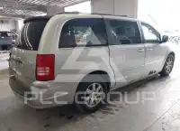 2010 Chrysler TOWN & COUNTRY фото