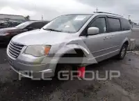 2010 Chrysler TOWN & COUNTRY photo