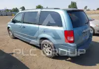 2010 Chrysler TOWN & COUNTRY фото