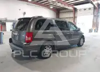 2010 Chrysler TOWN & COUNTRY фото