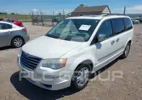 2010 Chrysler TOWN & COUNTRY фото