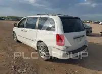 2010 Chrysler TOWN & COUNTRY photo