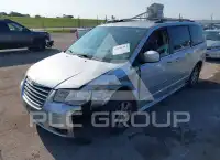 2010 Chrysler TOWN & COUNTRY фото