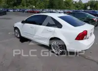 2010 Volvo S40 фото