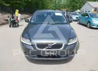 2010 Volvo S40 фото