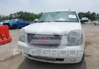 2010 GMC YUKON photo