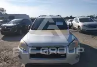 2010 Toyota RAV4 photo