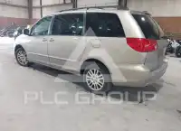 2010 Toyota SIENNA фото