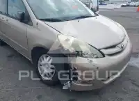 2010 Toyota SIENNA фото