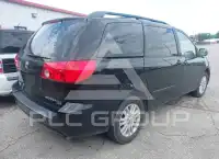 2010 Toyota SIENNA фото