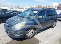 2010 Toyota SIENNA photo
