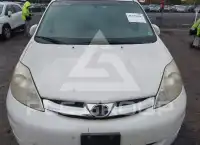 2010 Toyota SIENNA фото