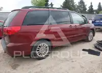 2010 Toyota SIENNA photo