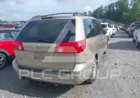 2010 Toyota SIENNA фото