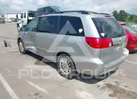 2010 Toyota SIENNA фото