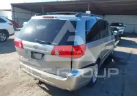 2010 Toyota SIENNA фото