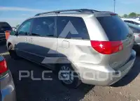 2010 Toyota SIENNA фото