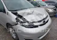 2010 Toyota SIENNA фото
