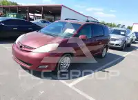 2010 Toyota SIENNA photo