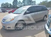2010 Toyota SIENNA фото