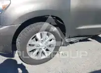 2010 Toyota SEQUOIA фото