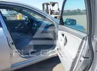 2010 Toyota CAMRY фото