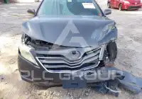 2010 Toyota CAMRY фото