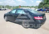 2010 Toyota CAMRY фото