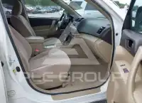 2010 Toyota Highlander photo