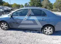 2010 Toyota YARIS фото