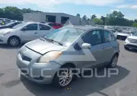 2010 Toyota YARIS фото