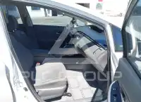 2010 Toyota PRIUS фото