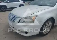 2010 Toyota AVALON photo