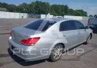 2010 Toyota AVALON photo