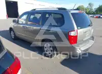 2010 KIA Sedona photo