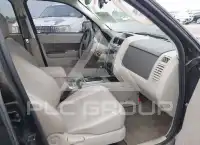2010 Ford ESCAPE photo