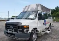2010 Ford E-350 фото