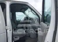 2010 Ford E-350 фото