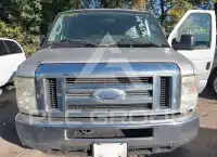 2010 Ford E-350 photo