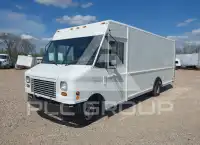 2010 Ford E-450 фото