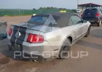 2010 Ford MUSTANG фото