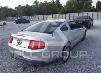 2010 Ford MUSTANG photo