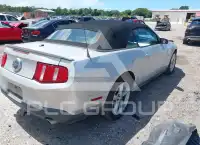 2010 Ford MUSTANG фото