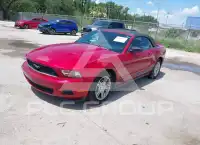 2010 Ford MUSTANG photo