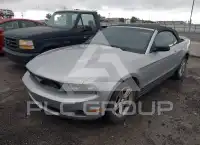 2010 Ford MUSTANG photo