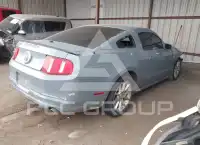 2010 Ford MUSTANG photo
