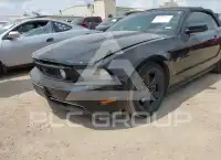 2010 Ford MUSTANG photo