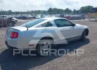 2010 Ford MUSTANG photo