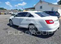 2010 Ford TAURUS photo